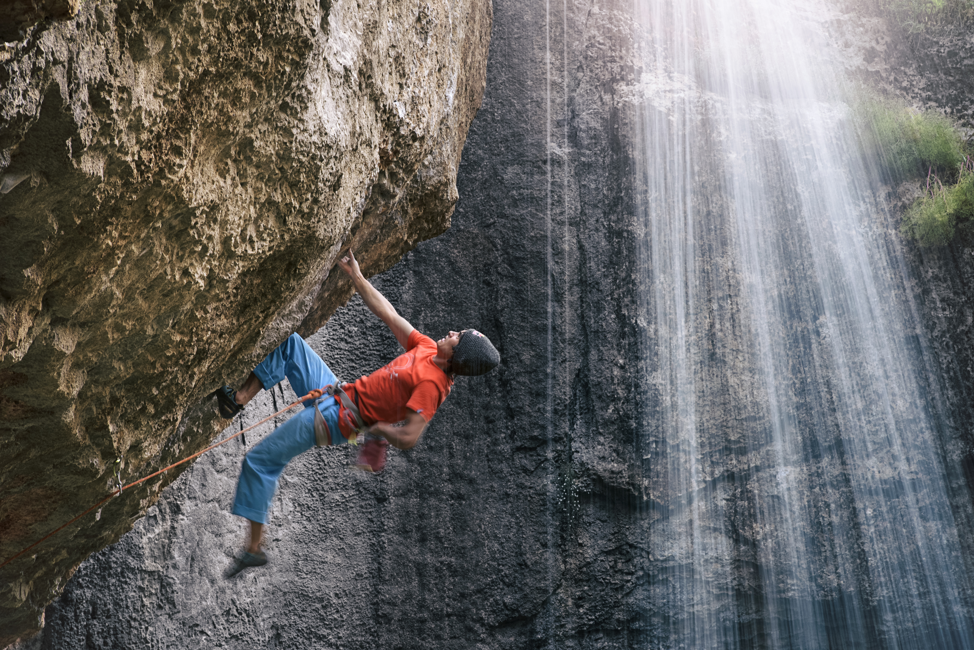 Action photos. Самый сложный скалолазный маршрут. Экшн фотографии. Red bull Verzasca Climbing. Sportklettern.