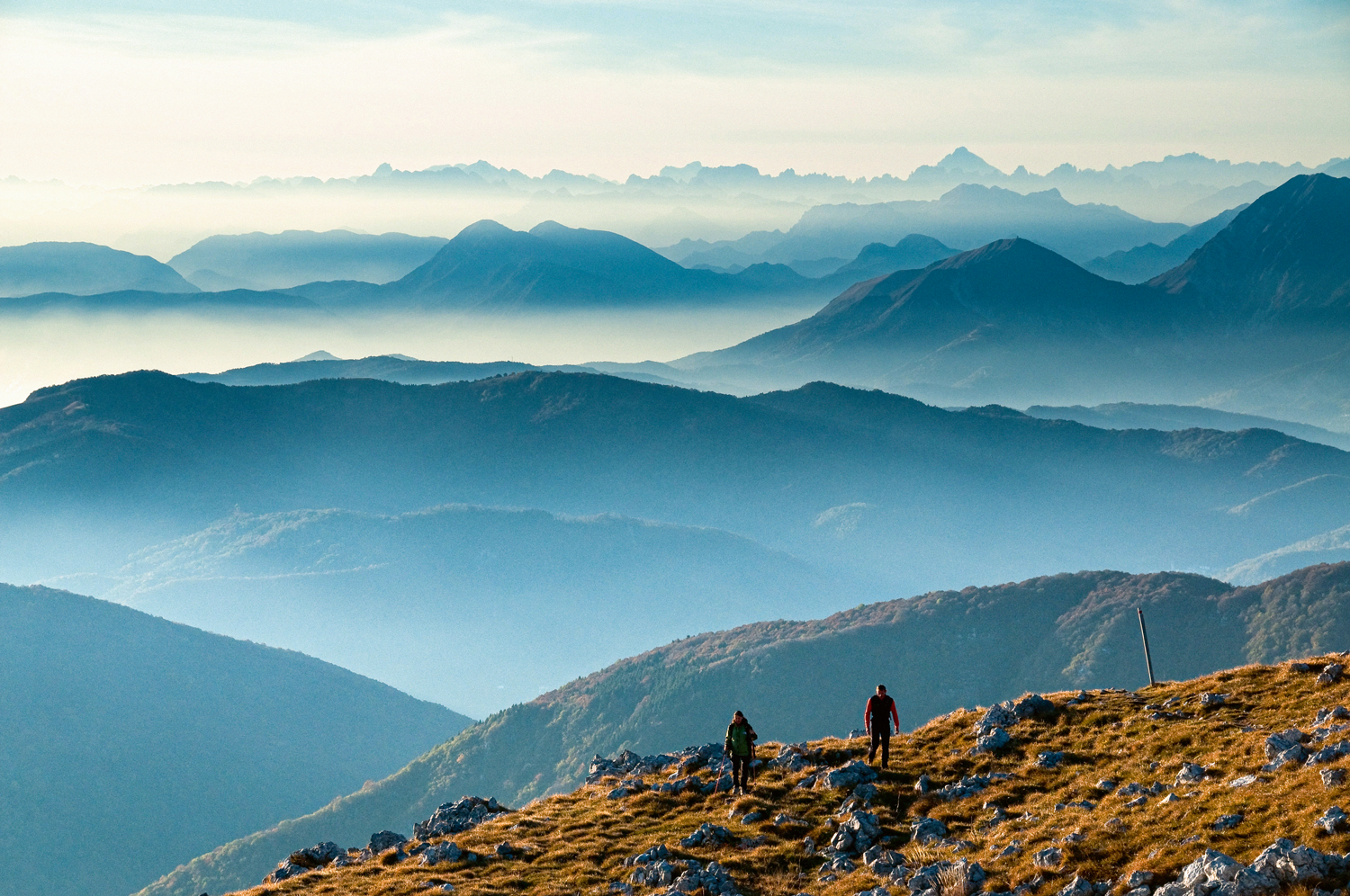 Über den  Wolken: Gute Gründe, auch ab Oktober noch auf Berggipfel zu steigen
