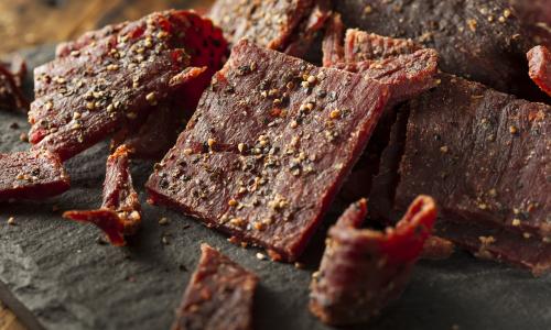 Trockenfleisch selber machen: Der ideale Snack fürs Wandern Thumbnail