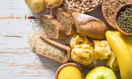 Im Überblick: Wann du welche Kohlenhydrate brauchst © iStock / a_namenko Im Überblick: Wann du welche Kohlenhydrate brauchst