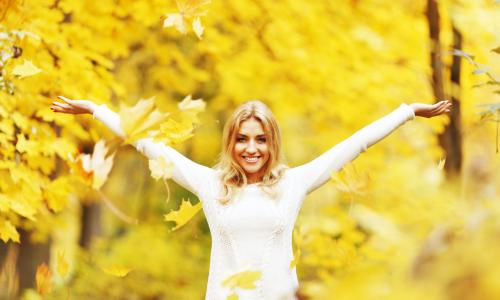 Herbstblues adé: Diese 5 Tricks sorgen für mehr Energie in der Übergangszeit Thumbnail