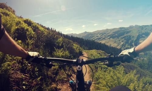 Biker © iStock / bingokid Biker