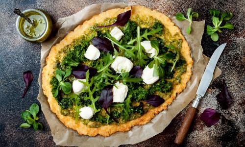 © iStock / sveta_zarzamora Low Carb Pizza