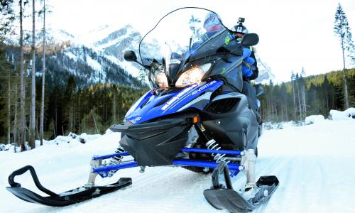 © Fotograf / Rolf Majcen / Rolf Majcen hat sich mit seinem Skidoo-Projekt einen Bubentraum erfüllt Im Rausch der positiven Energie: Alpenrodler Rolf Majcen war mit dem Skidoo unterwegs