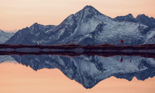 © Fotograf / Zillertal Tourismus / Tom Klocker / SEHNSUCHT TRAIL. Markus Kröll bei sich daheim im Zillertal. Solche Wow-Erlebnisse sind aber nicht nur Profis vorbehalten. Urlaubszeit ist Trailzeit: Profitipps für alle, die im Urlaub ins Trailrunning richtig einsteigen wollen