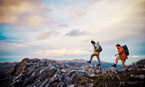 © Getty Images / E+ / pixdeluxe Wandern oder Bergsteigen?