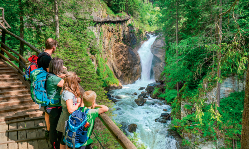 © © Hohe Tauern Nationalpark Kärtnen / Peter Maier / Im Kärntner Nationalparkort Obervellach findet man die spektakuläre Groppensteinschlucht. top20klammw.png