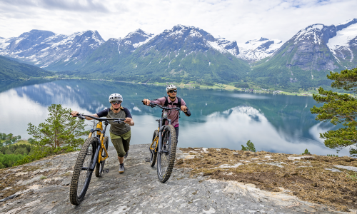 © Hersteller / Norrøna / Chris Holter / Verantwortung. Sowohl bei Herstellern von Bike-Bekleidung wie auch bei Konsumenten wächst das Bedürfnis, die Umwelt mit seinem Tun möglichst wenig zu belasten. mtbbekleidungaufm.png