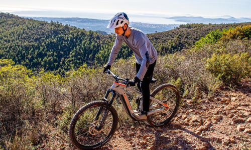 © Hersteller / Simplon Bikes / Volle Leistung. Wer bei Reichweite und Unterstützung das Maximum sucht, ist bei den Full-Power E-MTBs richtig. vlaufm.png