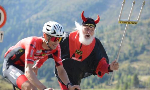 © Fotograf / Ewald Wandler / Hans-Jörg Leopold war wieder teuflisch schnell unterwegs – selbst der legendäre Tour-Teufel Didi Senft hatte da seine liebe Not, um Leopold auf den Fersen zu bleiben. Leopold flog wieder über die Nockberge