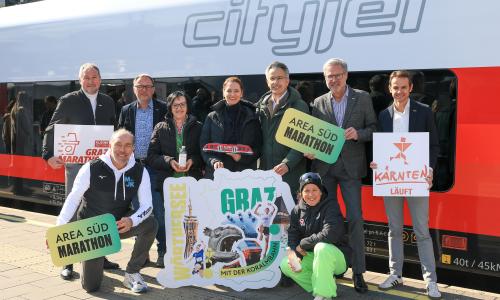 © © GEPA Pictures / mjk / v.l.n.r. hinten: Reinhard Wallner (ÖBB Kärnten), Peter Wallis (ÖBB Steiermark), Silvia Loidolt (Erlebnisregion Graz), Xenia Daum (KLZ), Kurt Hohensinner (Stadt Graz), Karl-Heinz Dernoscheg (WKO Stmk), Markus POLKA (WKO Kärnten), vorne Organisator Michael Kummerer und AREA SÜD Testimonial Julia Mayer AREA SÜD MARATHON – LAUFE EINEN MARATHON IN ZWEI HÄLFTEN