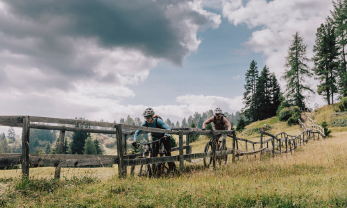 © Tourismusregion / TVB Tiroler Oberland Nauders / Rudi Whylidal 3-Länder Enduro Trails: Wo Landschaft keine Grenzen kennt, und Trails kein Ende