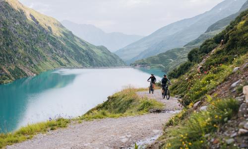 © © TVB St. Anton / Eva Beer Diese 5 Bergseetouren sind noch echte Bike-Geheimtipps