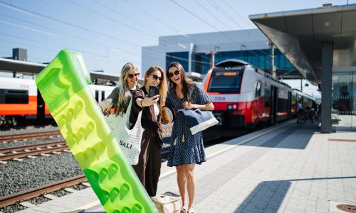 © Tourismusregion / KSL Tourismus Marketing GmbH | Martin Hofmann Gratis ins Strandbad mit Bahnticket: Südkärnten startet nachhaltige Sommer-Aktion