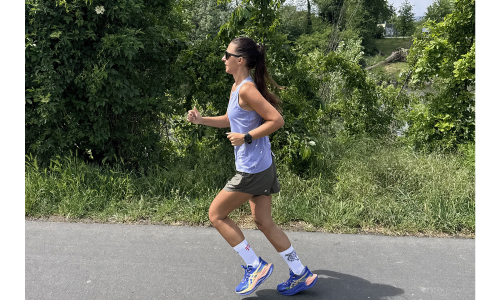 © Fotograf / Hannes Konrad Vollständig ausgerüstet von ASICS - Veronika testet Laufschuhe und Outfit