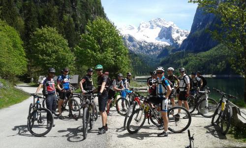 © Fotograf / Peter Perstl Am 30. und 31. Mai die Ideallinie finden: Streckenbesichtigung zur Salzkammergut-Mountainbike-Trophy 2026!