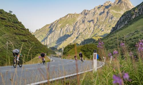 © Fotograf / Patrick Säly / Herausfordernde Anstiege und lange, schnell zu fahrende Streckenabschnitte verlangten den Athlet:innen alles ab. Heimsiege beim Arlberg Giro 2026: Geiger dreht Damenrennen, Pammer triumphiert solo