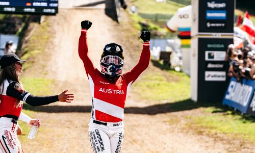 Valentina Höll holt fünften WM-Titel in Folge