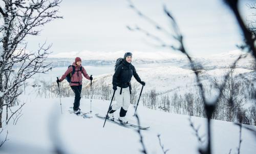 Immer in der Wohlfühlzone - Hochwertige Skitourenbekleidung hält das Körperklima im Lot