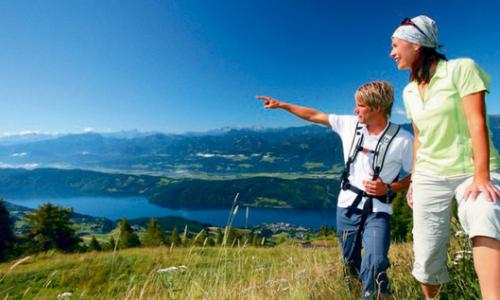 Unterwegs am Alpe-Adria-Trail - Etappe 12: Ausblick Alexanderhütte / Bild: Herbert Raffalt / Kärnten Werbung GmbH - AlpeAdriaTrail © Unterwegs am Alpe-Adria-Trail - Etappe 12: Ausblick Alexanderhütte / Bild: Herbert Raffalt / Kärnten Werbung GmbH - AlpeAdriaTrail Unterwegs am Alpe-Adria-Trail - Etappe 12: Ausblick Alexanderhütte / Bild: Herbert Raffalt / Kärnten Werbung GmbH - AlpeAdriaTrail
