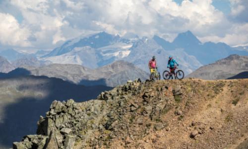 Epische Früchte, Wahnsinns-Flow: Hans Rey auf der Tutti Frutti Epic / Bild: Markus Greber © Epische Früchte, Wahnsinns-Flow: Hans Rey auf der Tutti Frutti Epic / Bild: Markus Greber Epische Früchte, Wahnsinns-Flow: Hans Rey auf der Tutti Frutti Epic / Bild: Markus Greber