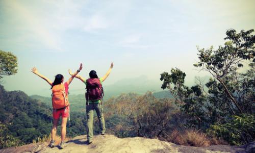 Frauen beim Wandern / Bild: iStock / lzf © Frauen beim Wandern / Bild: iStock / lzf Frauen beim Wandern / Bild: iStock / lzf