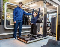 © SPORTaktiv / Thomas Polzer Fit mit Injoy: Trainingsvorschläge für einen starken Rücken und entspannten Nacken