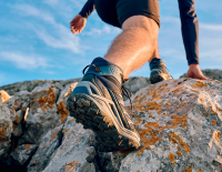 © Hersteller / Lowa Goldener Midcut: Leichte Midcut-Wanderschuhe lassen sich besonders vielfältig einsetzen