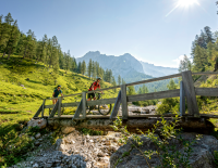 © Fotograf / Erlebnisregion Schladming Dachstein / Lorenz Masser / Magische Aussicht, epische Trails. Wer Touren in fremden Gefilden zum vollen Erfolg machen möchte, muss gut planen. Schlüssel zum Erfolg: Wie digitale Helfer bei der Planung von Biketouren unterstützen