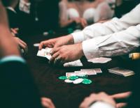 © Pexels / Javon Swaby Ist Poker ein Sport? – Fakten, Pro & Contra im Überblick