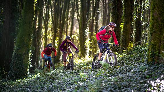 6 Situationen, die man nur als E-Mountainbiker kennt