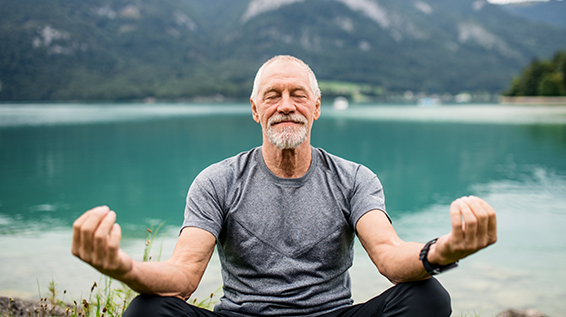 Dir fällt die Decke auf den Kopf? Meditation könnte deine Lösung sein