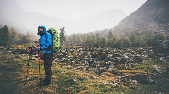 6 Gründe, warum Wandern bei Regen Spaß macht