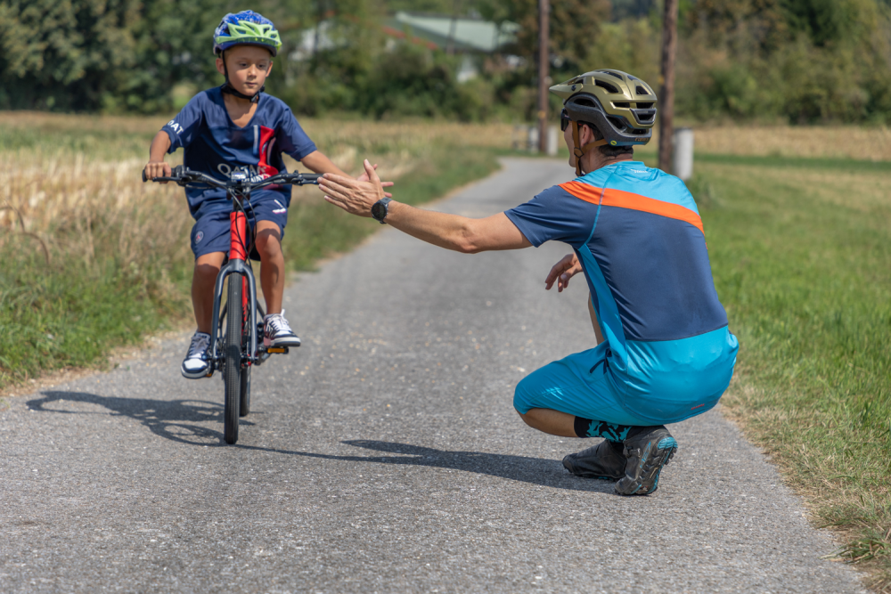 Forscher unterwegs mit dem neuen woom EXPLORE