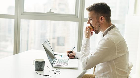 Das sind die 4 größten Ernährungsirrtümer / Bild: iStock / dusanpetkovic