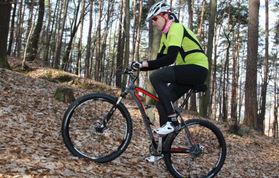 Haltung bewahren: Die 7 besten Fahrtechniktipps für Mountainbiker / Bild: Thomas Polzer