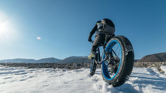 Fatbiken / Bild: istock / ivandan