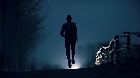 6 Sicherheitstipps fürs Laufen im Dunkeln