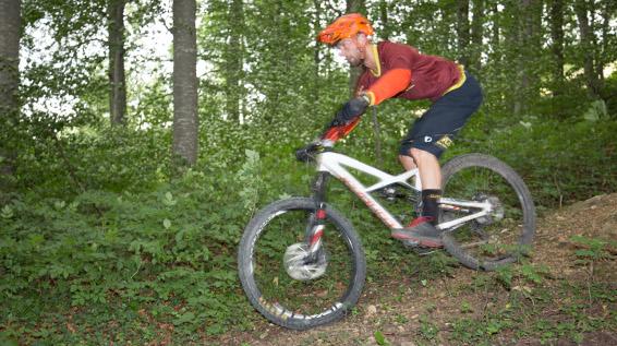 MTB-Fahrschule: Springen lernen leicht gemacht / Bild: Thomas Polzer