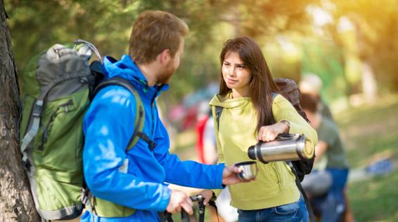 Wanderpartner gesucht? So findest du den perfekten Begleiter für den Berg / Bild: iStock / LuckyBusiness