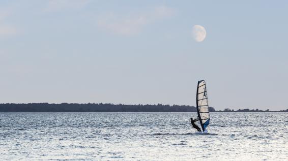 7 Wassersportarten, die man probiert haben muss / Bild: iStock / tarmofoto