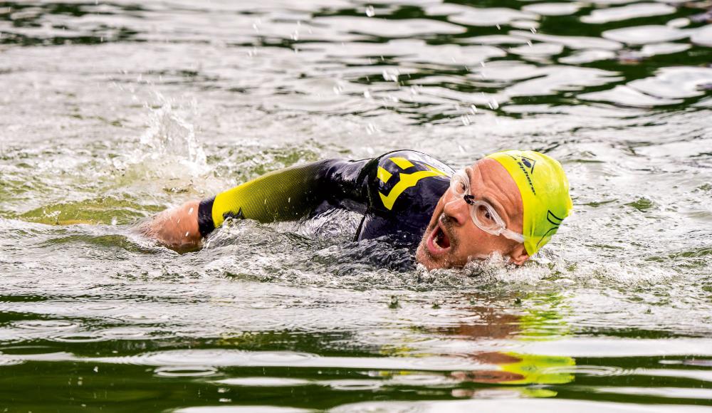 Einfach mal drauflos schwimmen: So gelingt der Einstieg ins Thema Freiwasserschwimmen