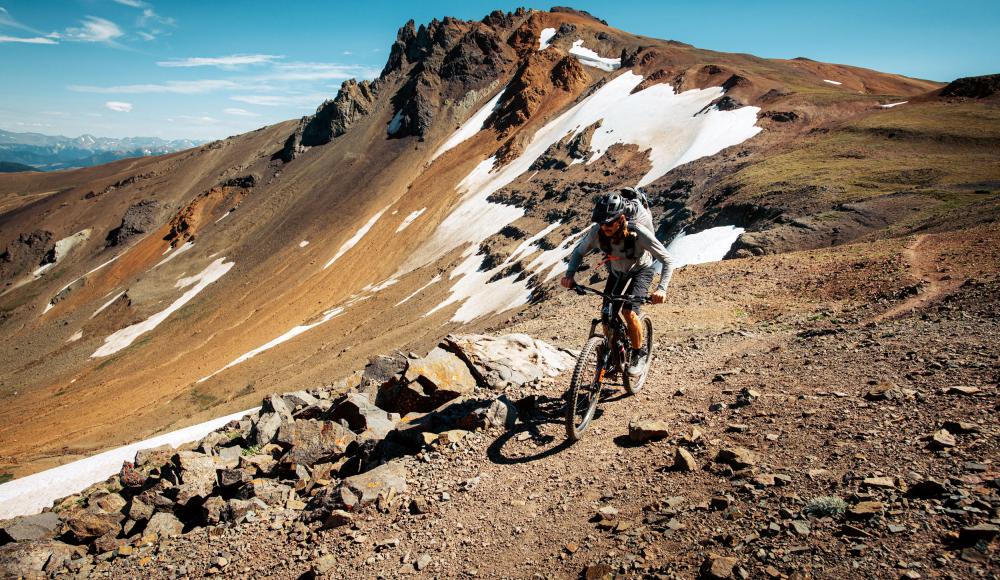 Feine Zeiten: Was moderne Mountain­bikes- und E-Mountain­bikes auszeichnet