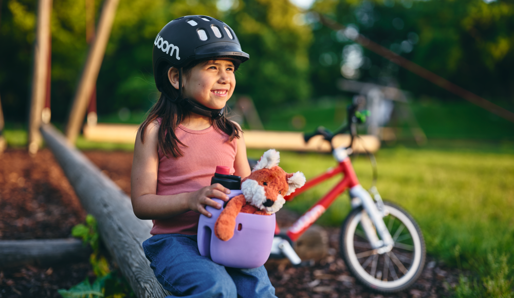 POP it on, POP it off – woom bringt neuen Kinderfahrradkorb auf den Markt